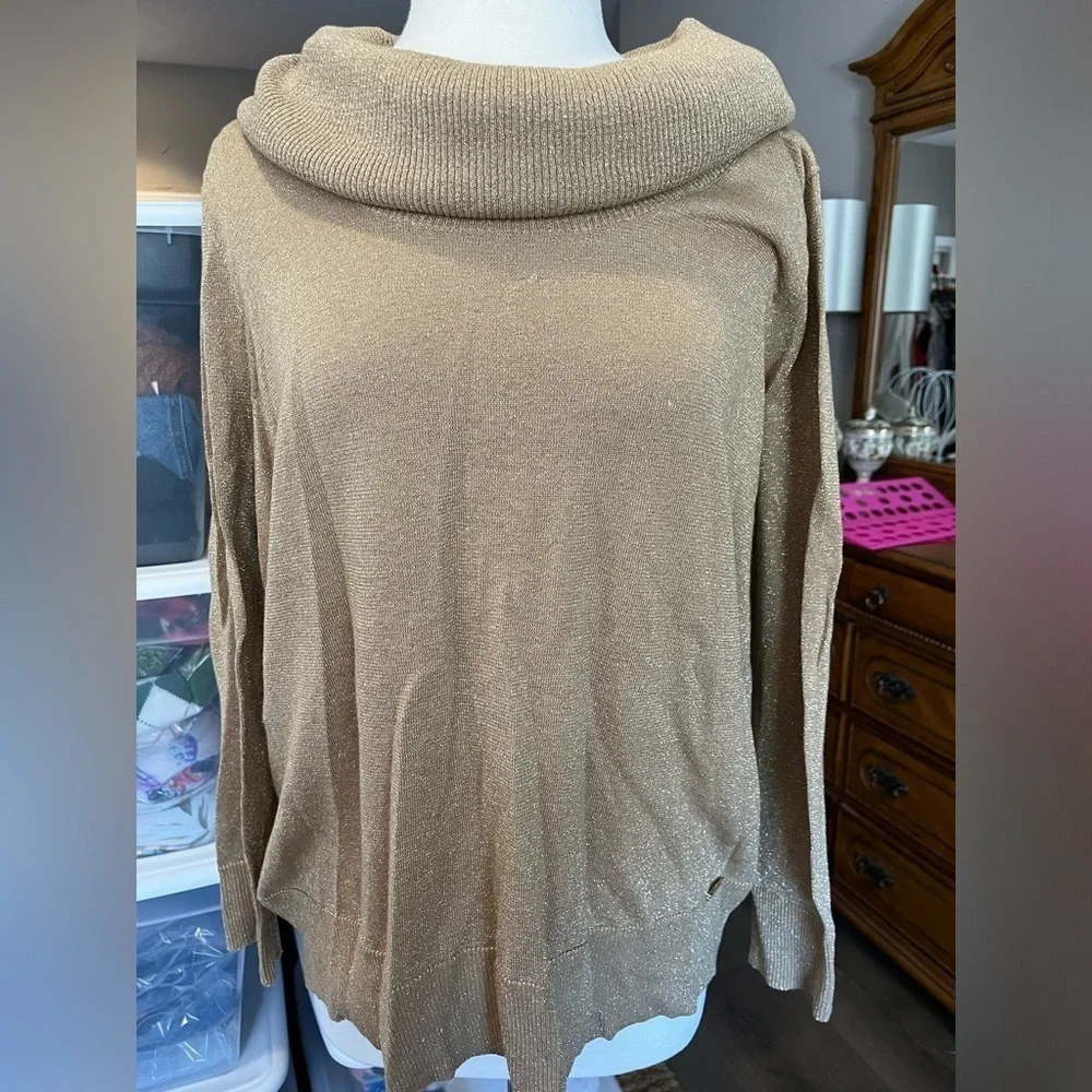 Gold Sparkling Cowl